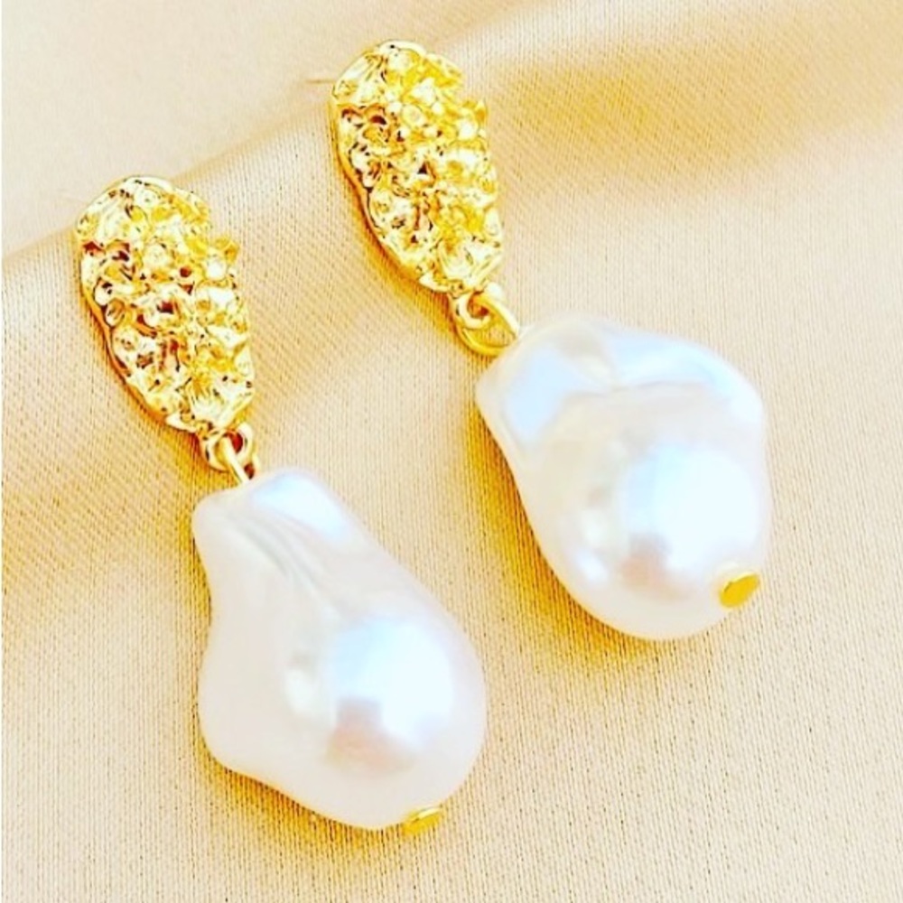 Wedding earrings nice and new